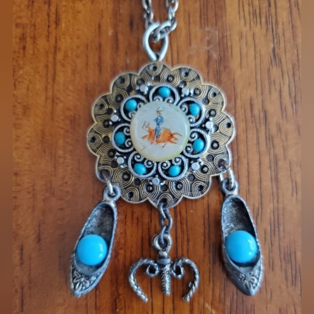 Vintage Western Style Necklace.